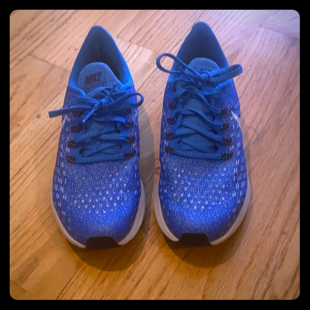 Nike Pegasus shoes youth size 4.5 (women’s 6)